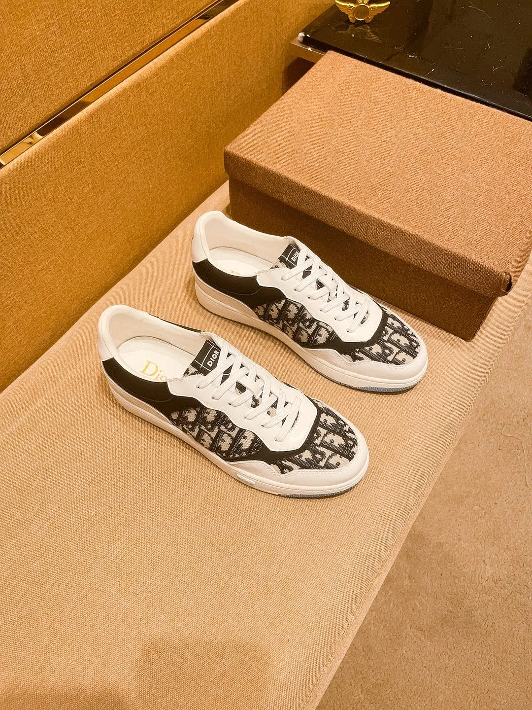 Men's shoes 💰 420💰【Dior】🔥 High-end men's shoes brand official website 1:1 latest masterpiece: the upper is made of Italian imported first-layer cowhide with a comfortable and breathable lining➕original non-slip and wear-resistant outsole🔥, making walking more convenient and comfortable! An exclusive new model, a stunning work, a beautiful 1:1 replica [color] compared to the official quality! Create a fashionable personality to set off your uniqueness! A must-have for trendy men! Classic🔥Size: 38-44 Color: 🔥Multiple colors available🔥.